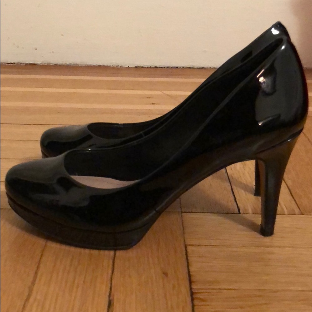 Vince Camuto Zella Black Patent Leather Pumps 5.5